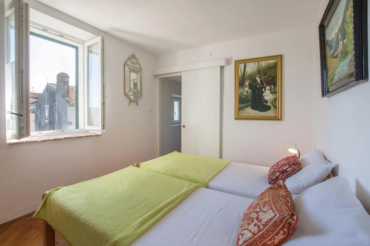 Historic Old Town Apartment With The Best View In Town Poreč Chorwacja